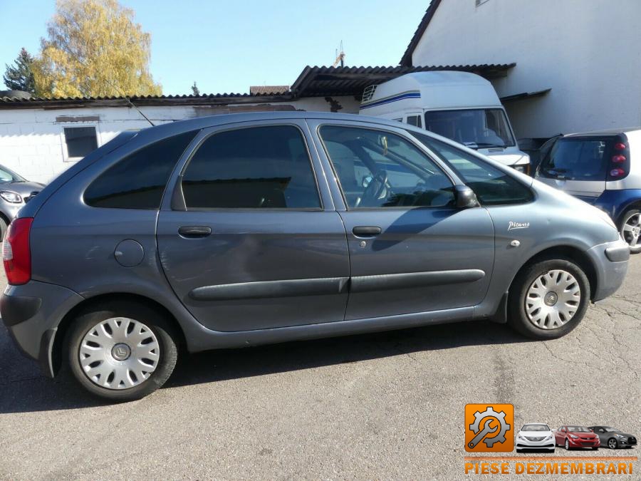 Aripa fata citroen xsara picasso 2008