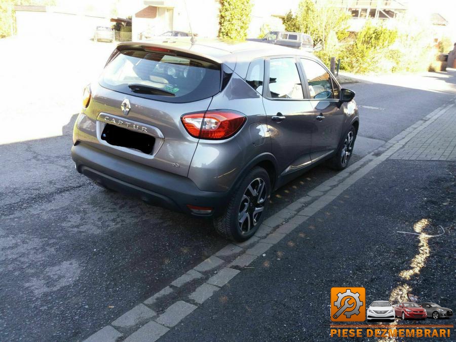 Aripa spate renault captur 2015