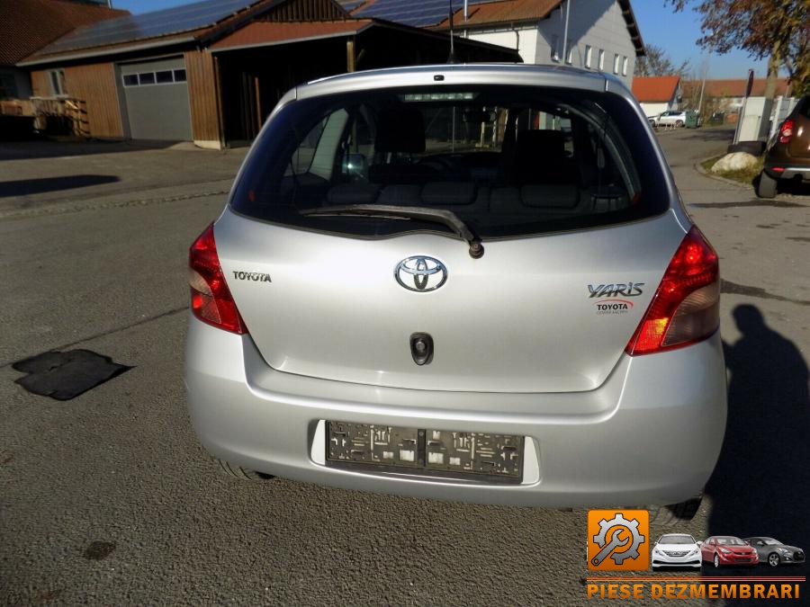 Aripa spate toyota yaris 2009