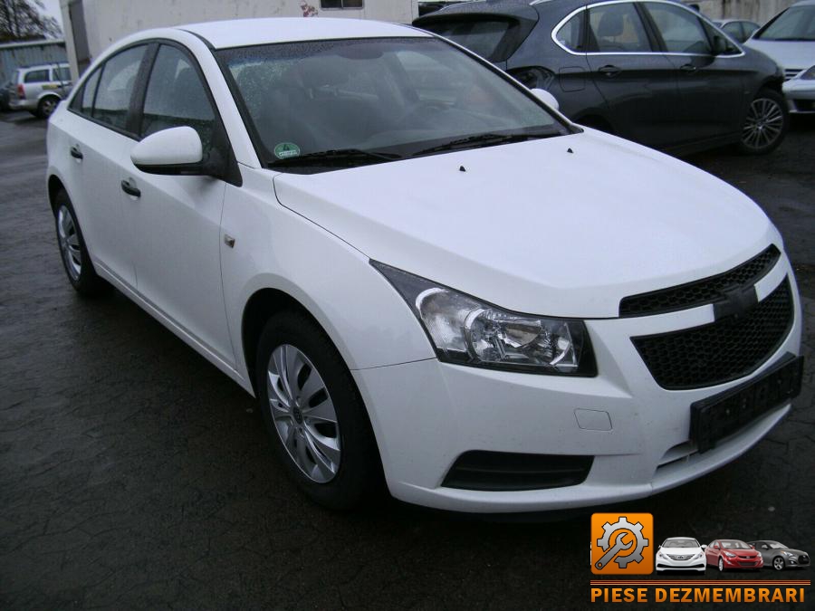 Balamale hayon chevrolet cruze 2010