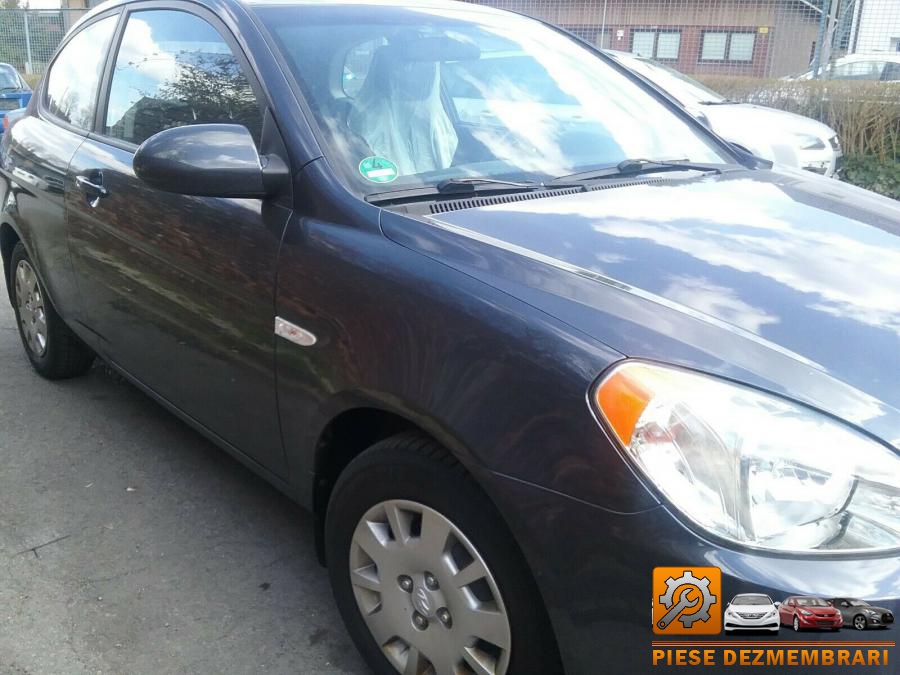 Bara spate hyundai accent 2010