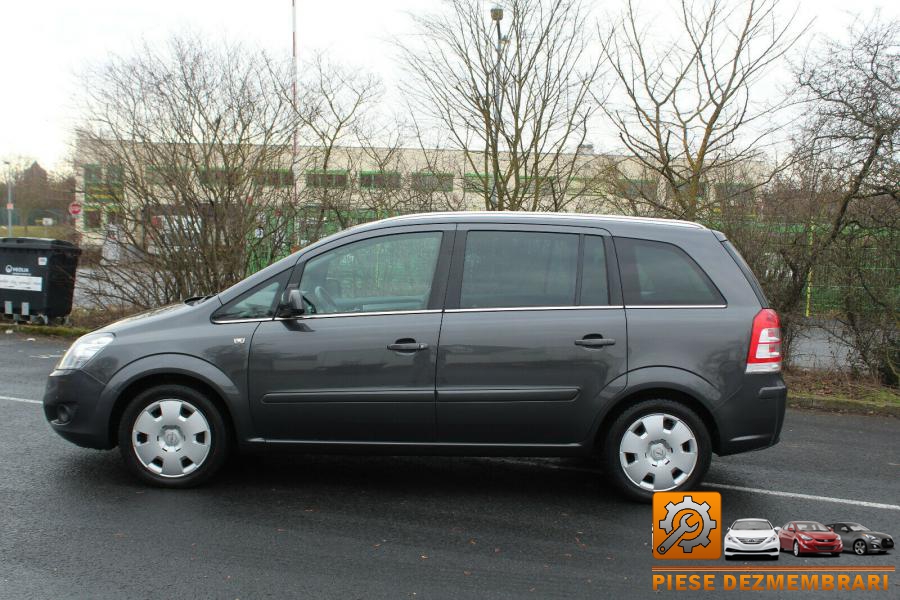 Capota fata opel zafira b 2009