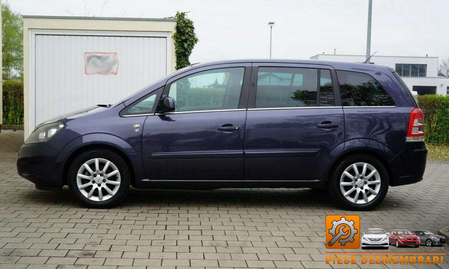 Faruri opel zafira b 2009