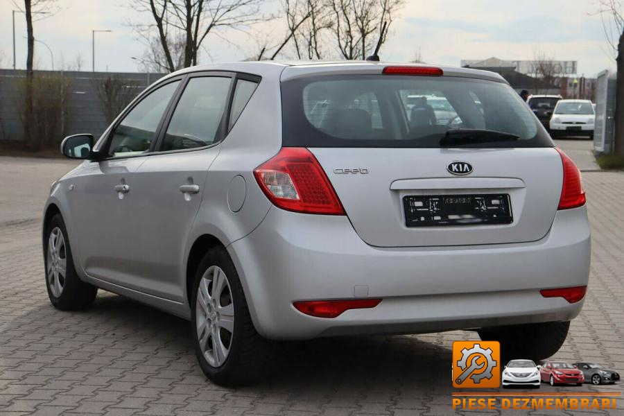 Lampa interior kia ceed 2007