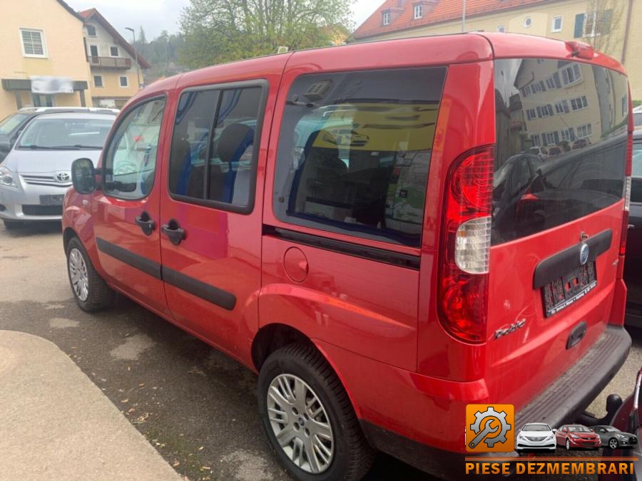 Lampi spate fiat doblo 2009