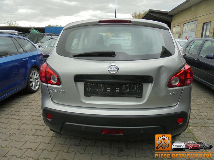 Lampi spate nissan qashqai 2011