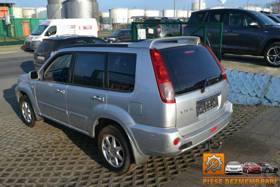 Lampi spate nissan x trail 2011