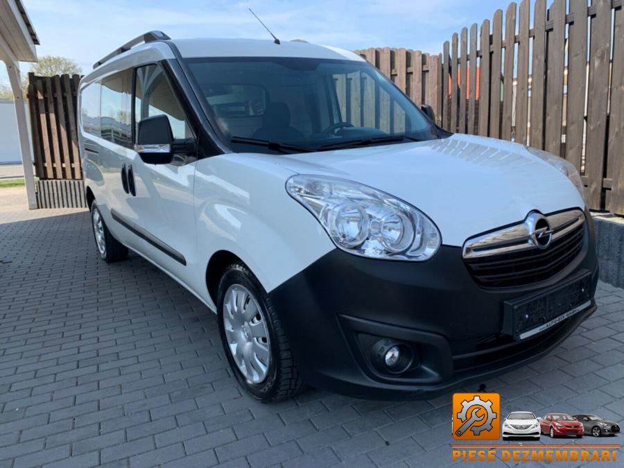 Lampi spate opel combo 2010