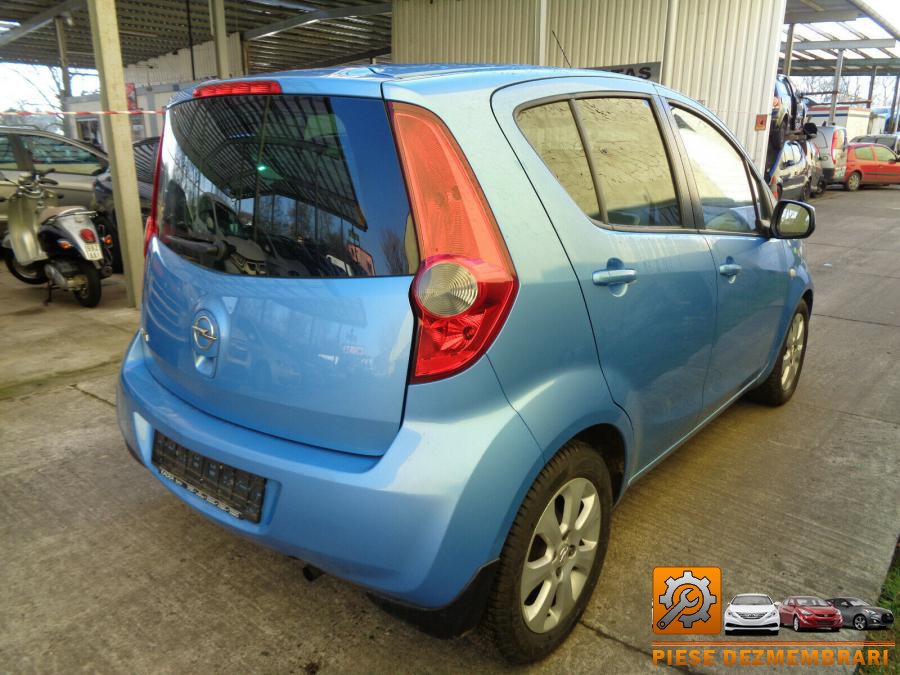 Luneta opel agila b 2011