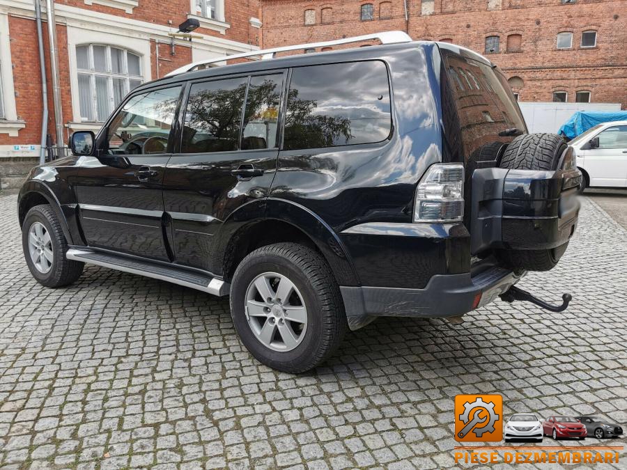 Plansa bord mitsubishi pajero 2010