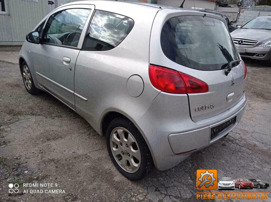 Podea portbagaj mitsubishi colt 2010