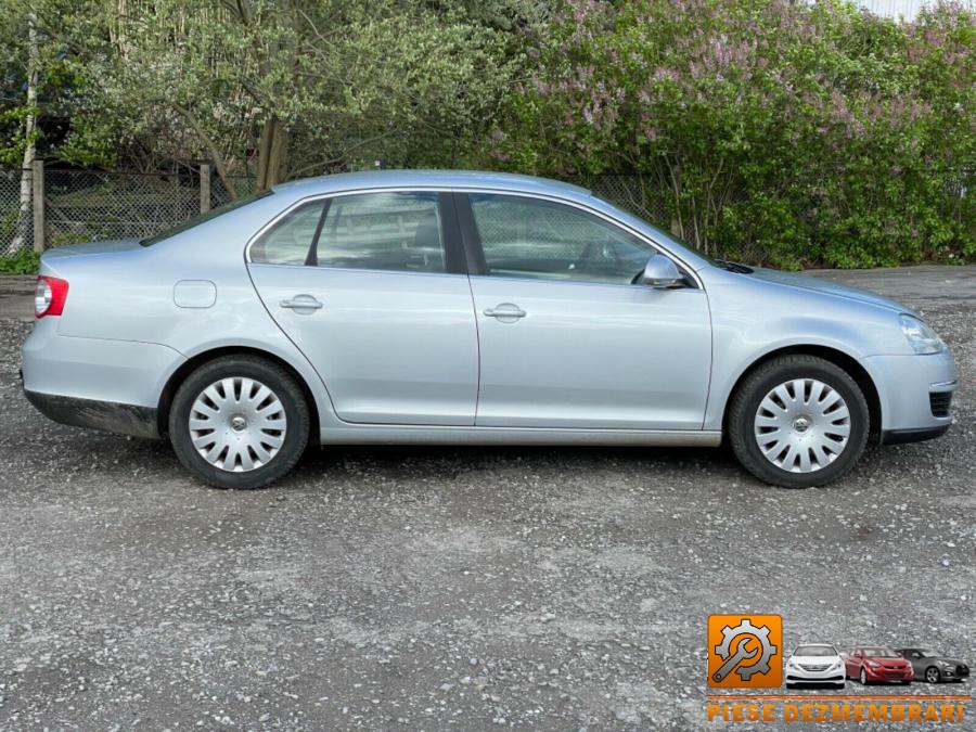 Podea portbagaj volkswagen jetta 2007