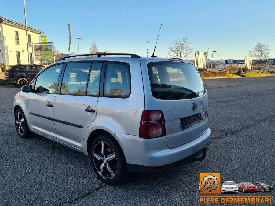 Punte spate volkswagen touran 2012