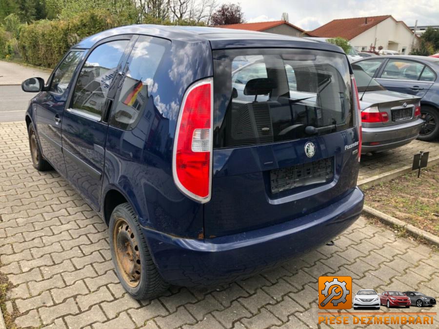 Rampa injectoare skoda roomster 2011