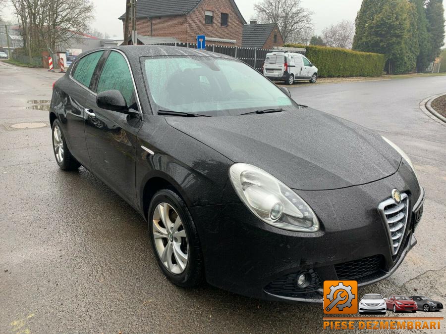 Stalp central alfa romeo giulietta 2010