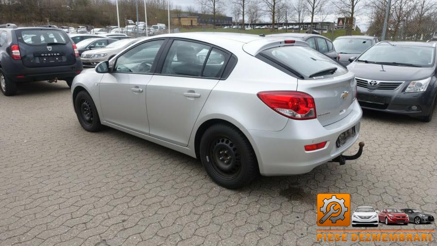 Toba intermediara chevrolet cruze 2010