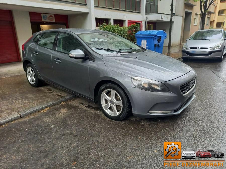 Trapa volvo v40 2008